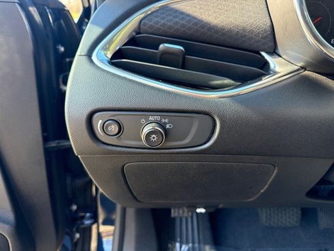 Used 2019 Chevrolet Malibu LT w/ Driver Confidence Package image 22