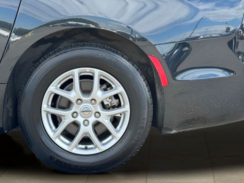Used 2023 Chrysler Pacifica Touring-L FWD image 37