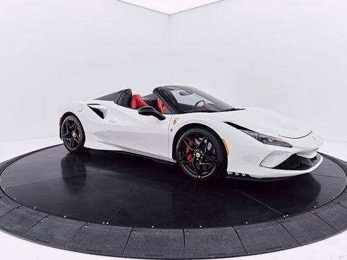 Used 2022 Ferrari F8 Tributo RWD image 21