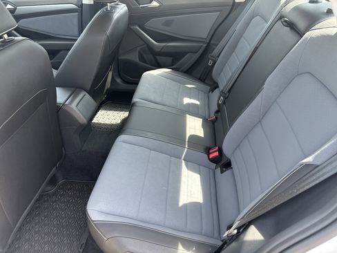 Used 2025 Volkswagen Jetta SE image 7