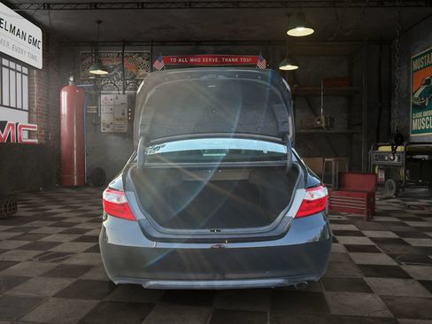 Used 2015 Toyota Camry SE FWD image 26