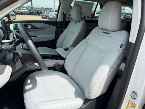 New 2026 Ford Explorer Platinum AWD/4WD image 17