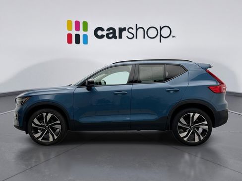 Used 2023 Volvo XC40 B5 Plus w/ Protection Package Premier image 2