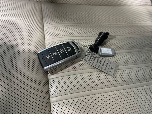 Used 2019 Genesis G90 5.0 Ultimate image 42