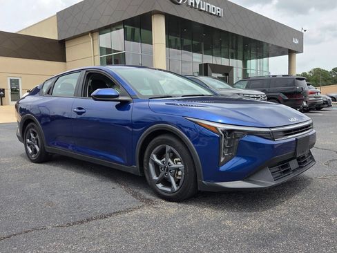Used 2025 Kia K4 FWD image 1