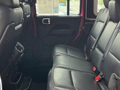 Used 2024 Jeep Wrangler Unlimited Rubicon AWD/4WD image 11