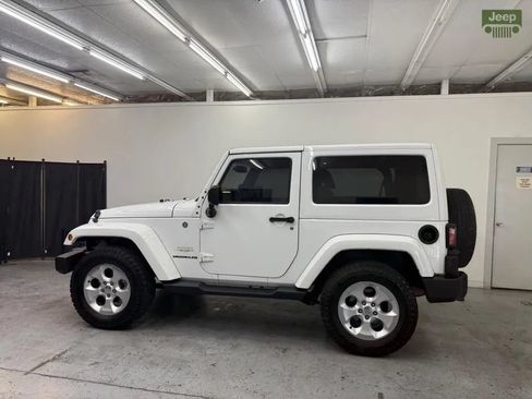 Used 2015 Jeep Wrangler Sahara w/ Connectivity Group AWD/4WD image 4