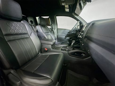 Used 2022 Nissan Frontier PRO-4X w/ Pro-4X Premium Package image 12