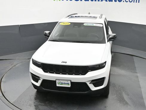 Used 2023 Jeep Grand Cherokee Altitude AWD/4WD image 26