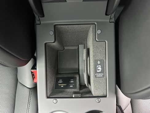 Certified 2026 Porsche Macan S AWD/4WD image 24