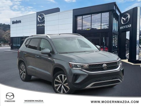 Used 2023 Volkswagen Taos SE AWD/4WD image 1