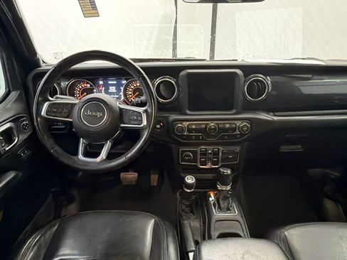 Used 2019 Jeep Wrangler Unlimited Sahara image 22