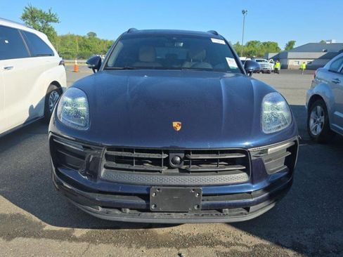 Used 2023 Porsche Macan AWD/4WD image 2
