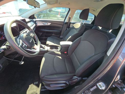 Used 2023 Kia Forte LXS FWD image 7