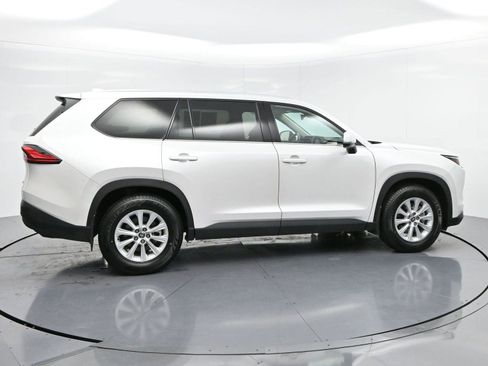 Used 2024 Toyota Grand Highlander XLE image 8