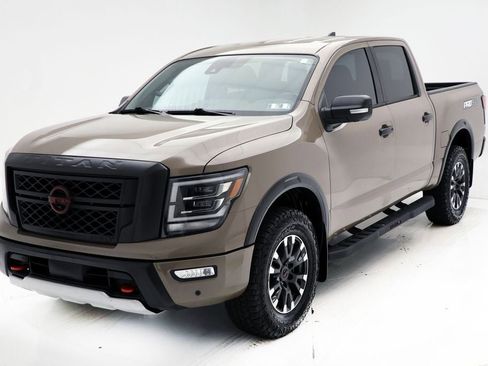 Used 2023 Nissan Titan PRO-4X w/ Pro-4x Convenience Package image 2