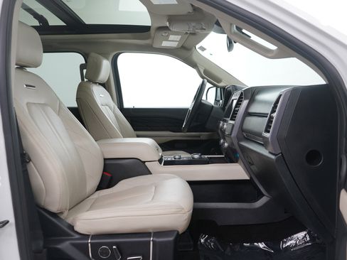 Used 2021 Ford Expedition Platinum image 14
