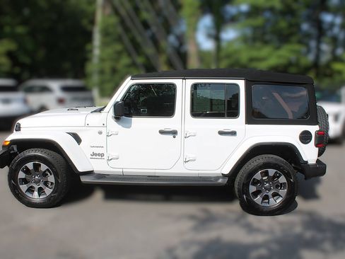 Used 2023 Jeep Wrangler Unlimited Sahara w/ LED Lighting Group AWD/4WD image 5