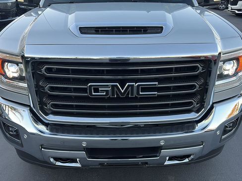 Used 2019 GMC Sierra 2500 SLT w/ Duramax Plus Package image 10