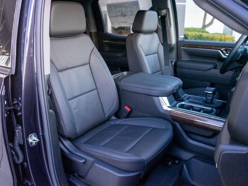 New 2025 GMC Sierra 1500 Elevation w/ Elevation Premium Package image 9