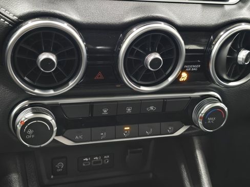 Used 2025 Nissan Sentra SV image 24