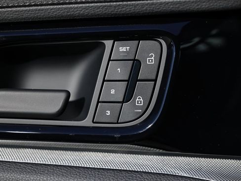 New 2025 Porsche Panamera 4 image 19