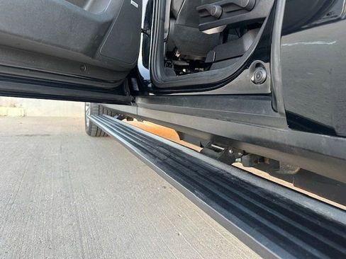 Used 2023 GMC Yukon XL Denali image 10