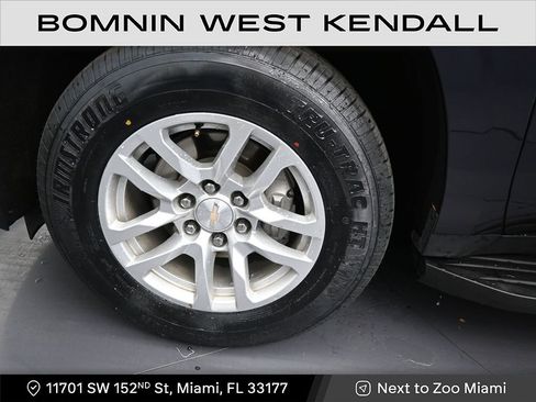 Used 2023 Chevrolet Suburban LS image 9