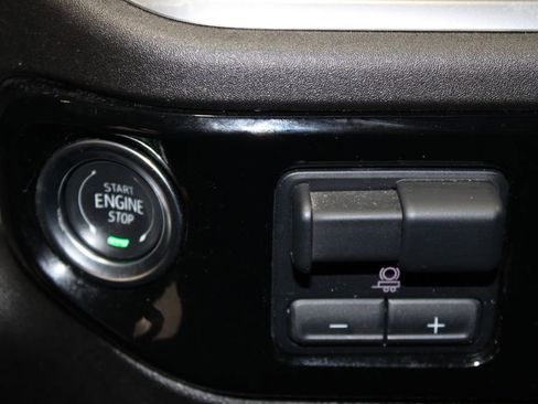 Used 2025 Chevrolet Silverado 1500 LT image 28