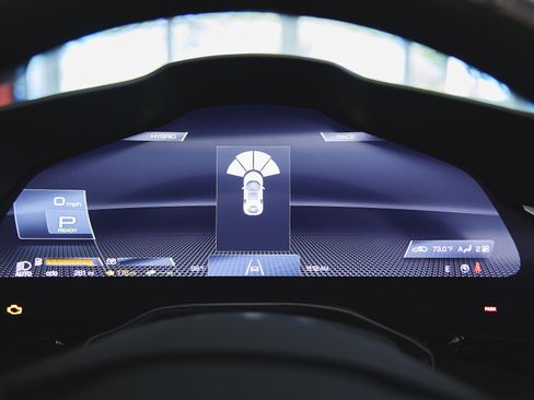 Used 2024 Ferrari SF90 Spider image 16