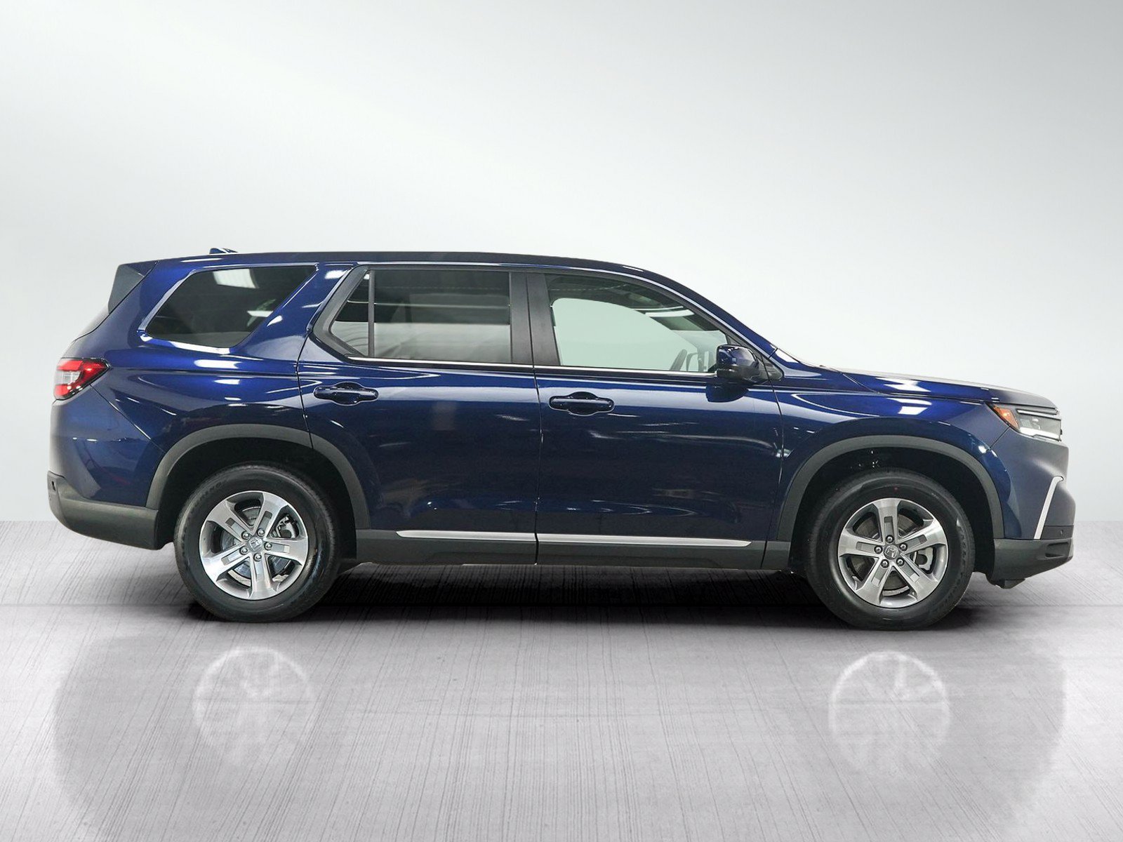 Used 2025 Honda Pilot EX-L image 6