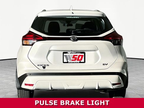 Used 2024 Nissan Kicks SV FWD image 5