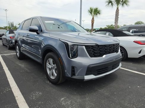 Certified 2024 Kia Sorento LX FWD image 1