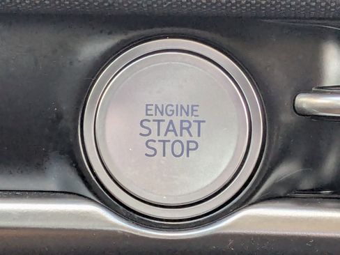 Used 2025 Hyundai Tucson Limited image 36