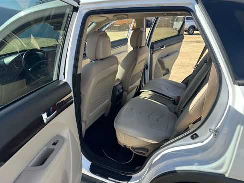 Used 2014 Kia Sorento LX image 11