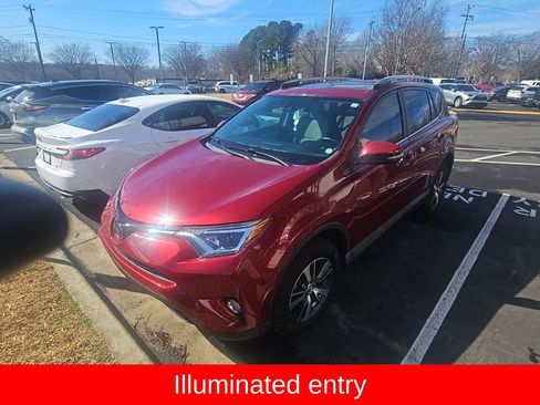 Used 2018 Toyota RAV4 XLE image 19