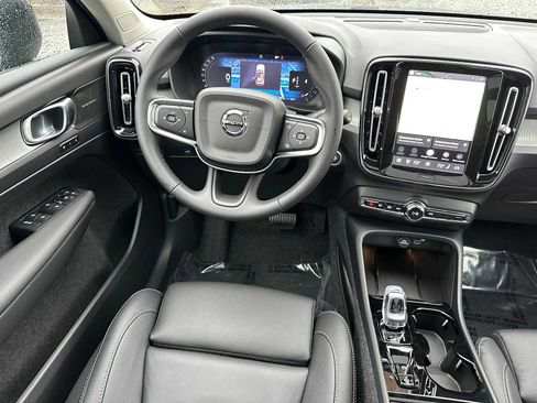 New 2026 Volvo XC40 B5 Ultra w/ Climate Package AWD/4WD image 17