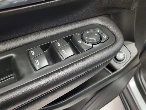 Used 2024 GMC Terrain SLT image 21