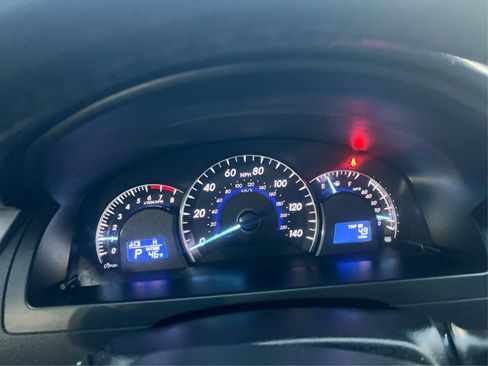 Used 2012 Toyota Camry XLE image 19