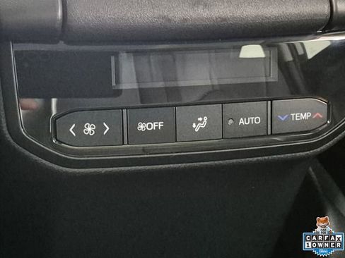 Used 2022 Toyota Highlander XLE AWD/4WD image 26