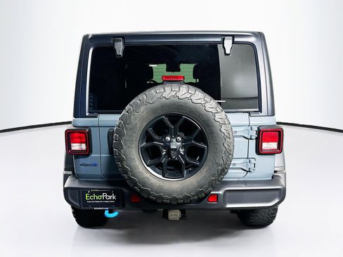 Used 2024 Jeep Wrangler Unlimited AWD/4WD image 7