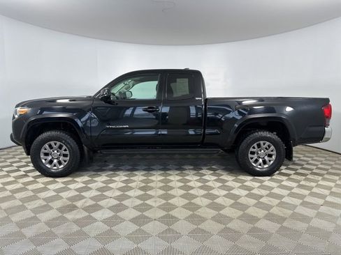 Used 2018 Toyota Tacoma SR5 image 4