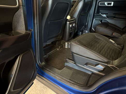 Used 2020 Ford Explorer XLT w/ Class III Trailer Tow Package image 15