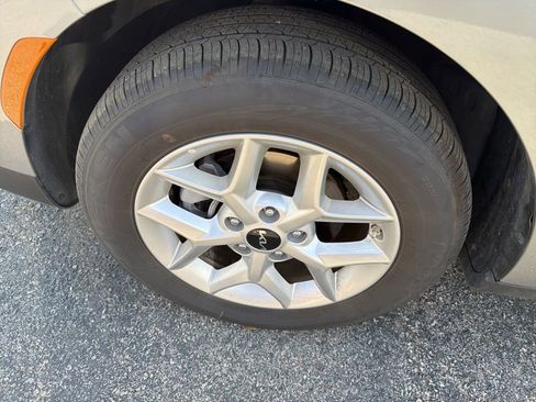 Used 2025 Kia Soul LX w/ LX Technology Package FWD image 7
