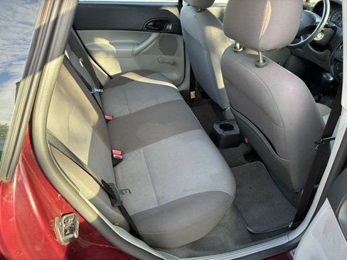 Used 2006 Ford Focus ZX4 Sedan image 14