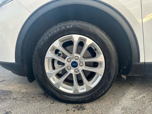 Used 2020 Ford Escape SE image 24