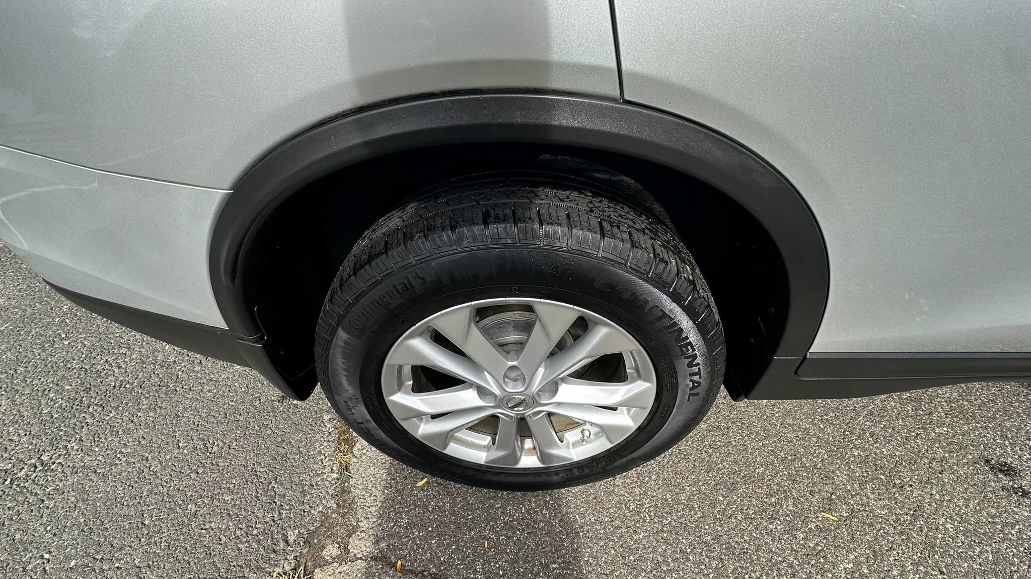 Used 2016 Nissan Rogue SV AWD/4WD image 11