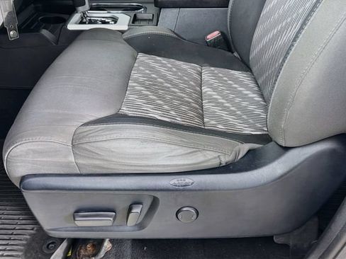 Used 2018 Toyota Tundra SR5 w/ SR5 Upgrade Package AWD/4WD image 21