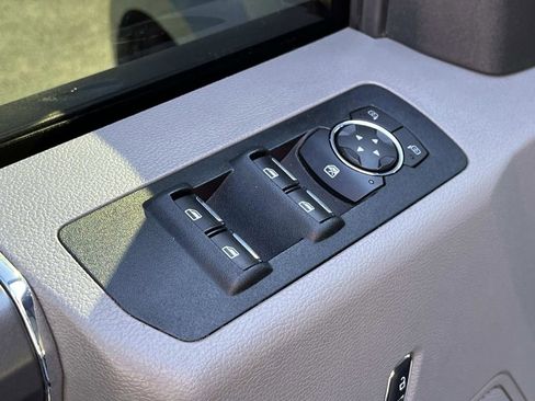 Used 2015 Ford F150 XLT w/ Equipment Group 302A Luxury image 26