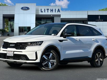 Used 2023 Kia Sorento S w/ Panoramic Sunroof Package